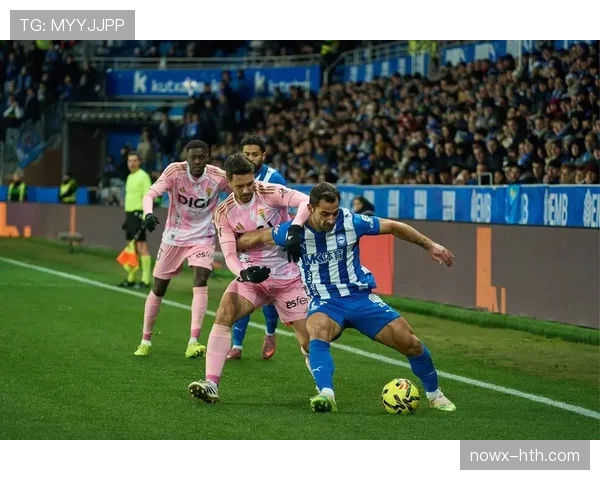 德甲新赛季阵容全面升级,争冠格局愈发白热化 德甲新赛季阵容全面升级,争冠格局愈发白热化